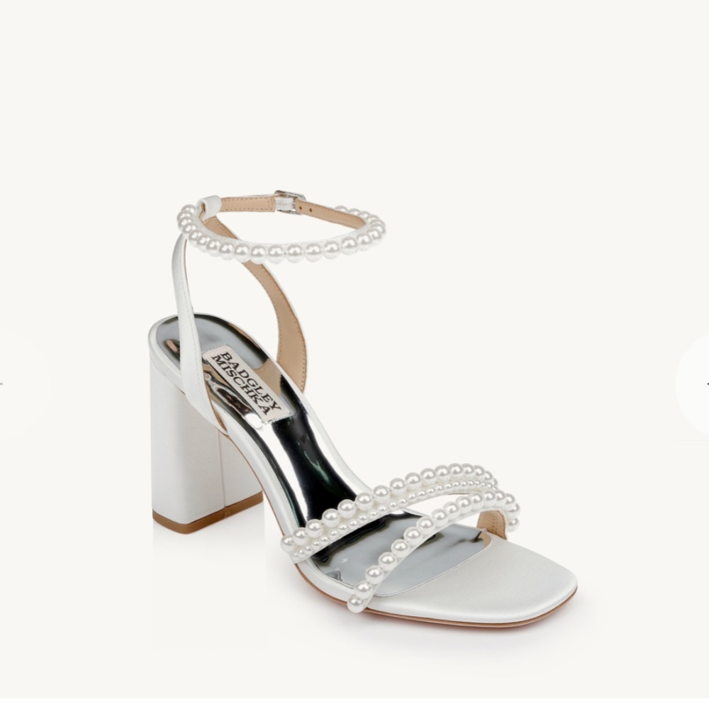 Feisty Pearl Block Heel Badgley Mischka